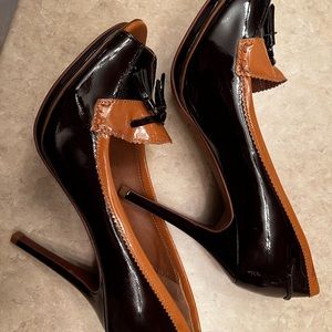 NEW DONALD J PLINER LEATHER HIGH HEELED SHOE PUMP 8